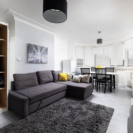 One Bedroom Apartment Opposite Brent Cross Station London Exterior foto